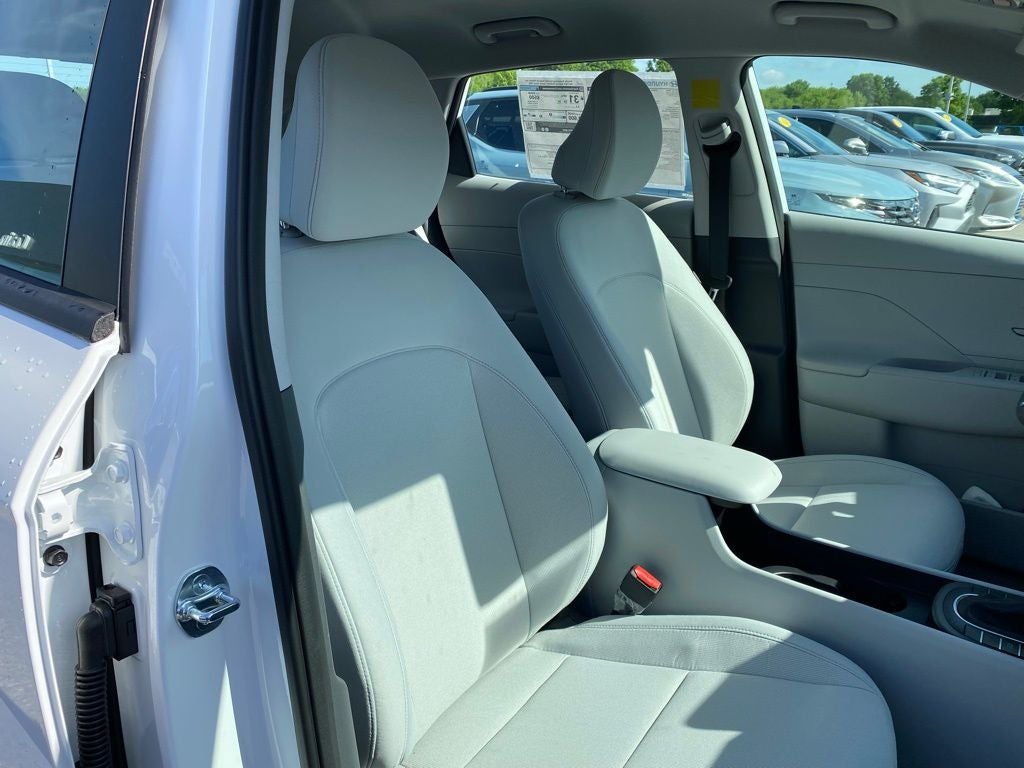 2026 Hyundai KONA SE FWD