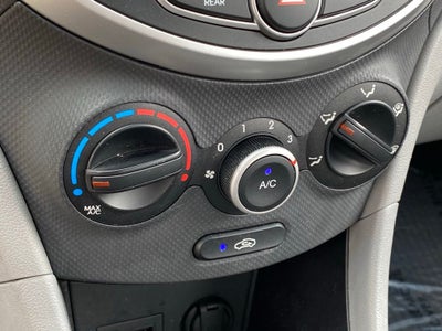 2012 Hyundai ACCENT GLS