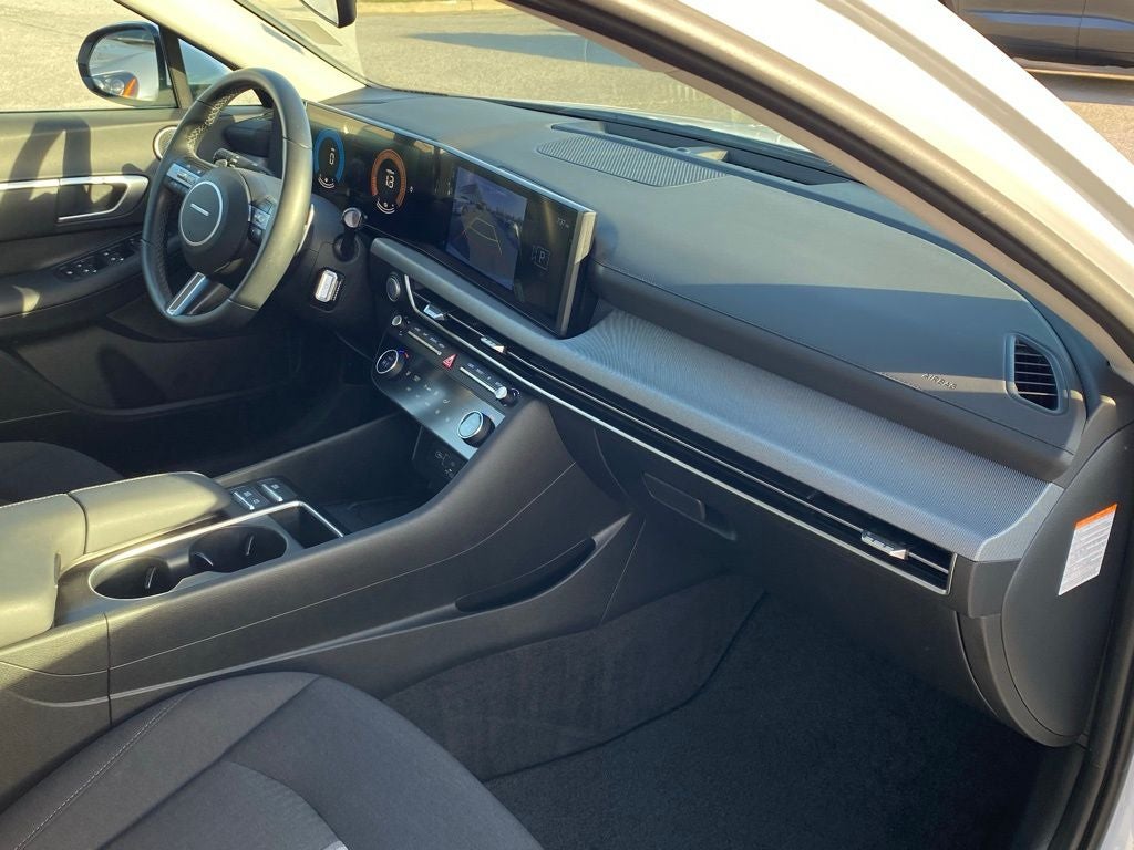 2025 Hyundai SONATA HYBRID SEL