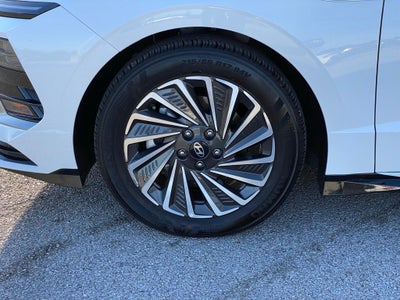 2025 Hyundai SONATA HYBRID SEL