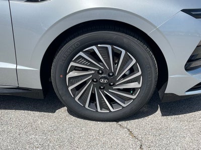2025 Hyundai SONATA HYBRID SEL