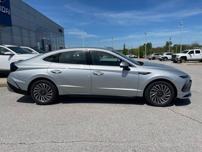 2025 Hyundai SONATA HYBRID SEL