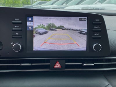 2024 Hyundai ELANTRA SE