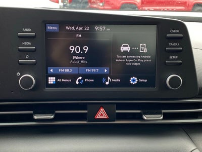 2024 Hyundai ELANTRA SE