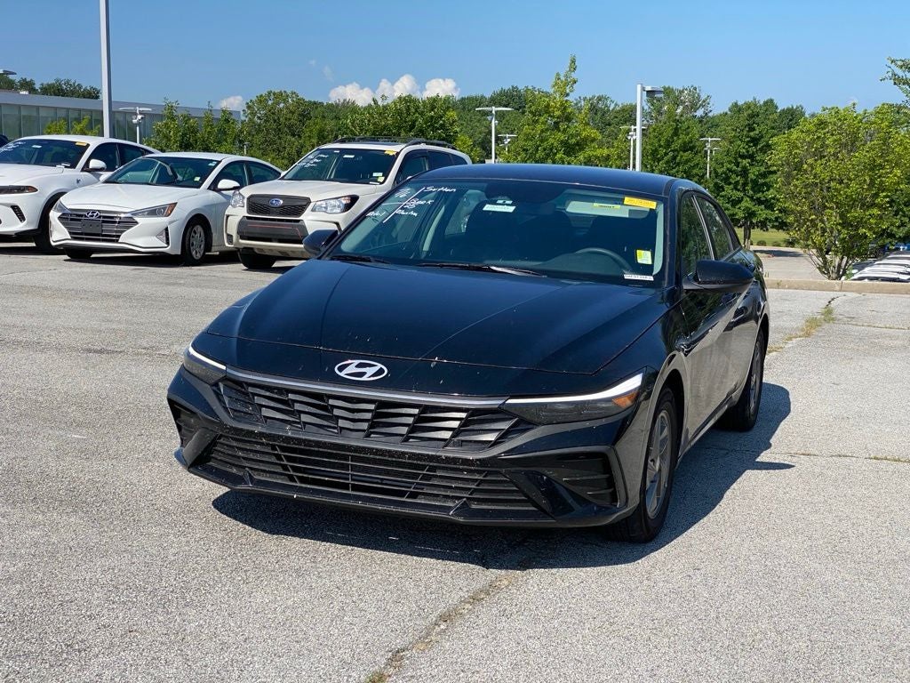 2025 Hyundai ELANTRA SE