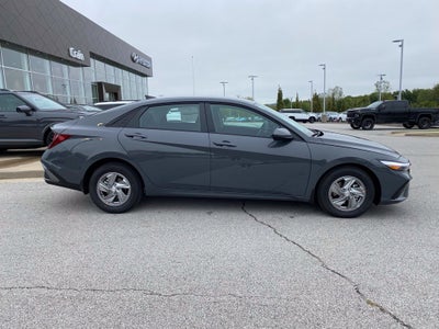 2026 Hyundai ELANTRA SE