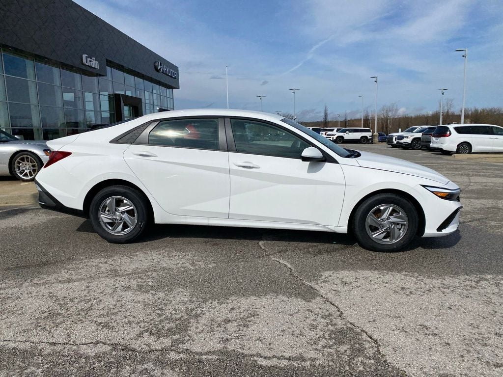 2026 Hyundai ELANTRA SE