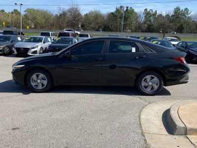 2026 Hyundai ELANTRA SE