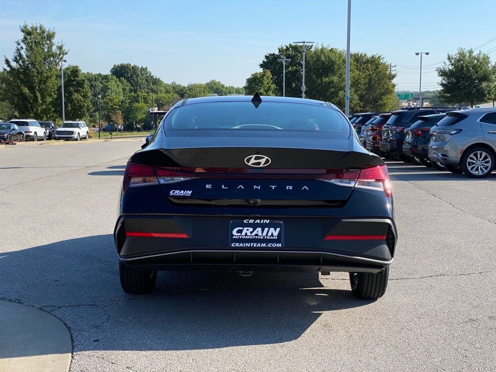 2026 Hyundai ELANTRA SE
