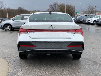 2026 Hyundai ELANTRA SE