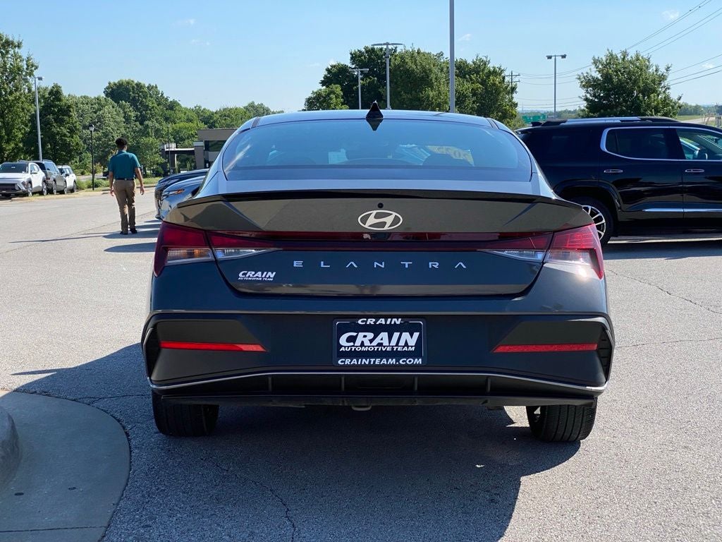 2025 Hyundai ELANTRA SEL Sport