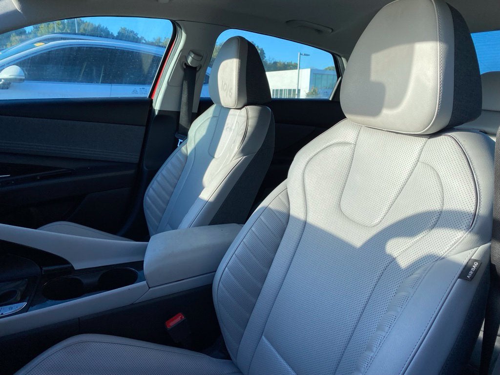 2024 Hyundai Elantra Limited - Photo 8