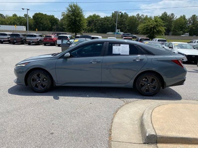 2022 Hyundai ELANTRA SEL