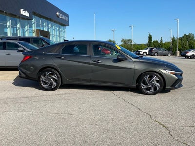 2024 Hyundai ELANTRA SEL