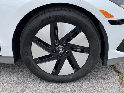 2025 Hyundai IONIQ 6 SE