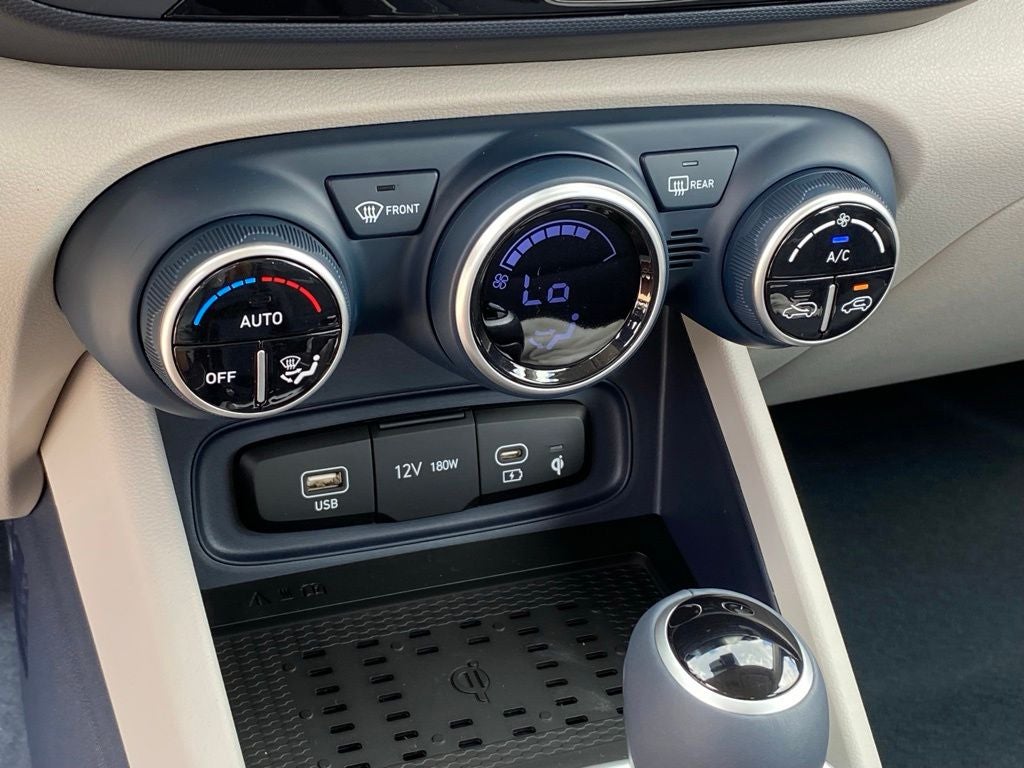 2026 Hyundai VENUE SEL W/Two-Tone Roof