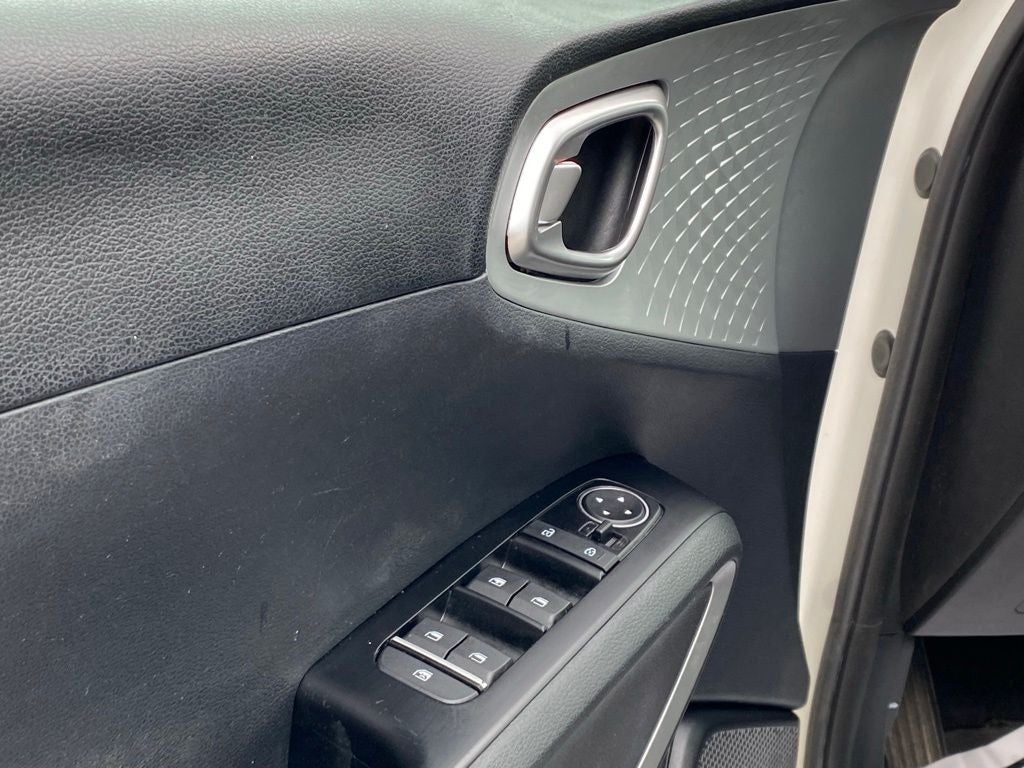 2020 Kia Soul LX - Photo 10
