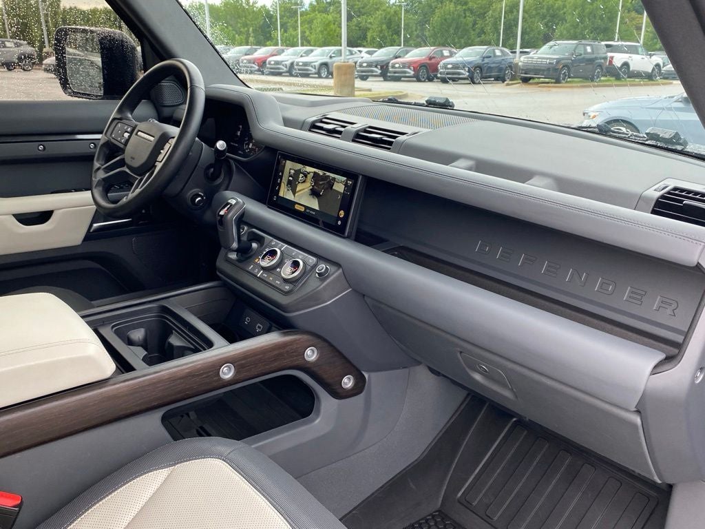2024 Land Rover Defender X-Dynamic SE - Photo 32