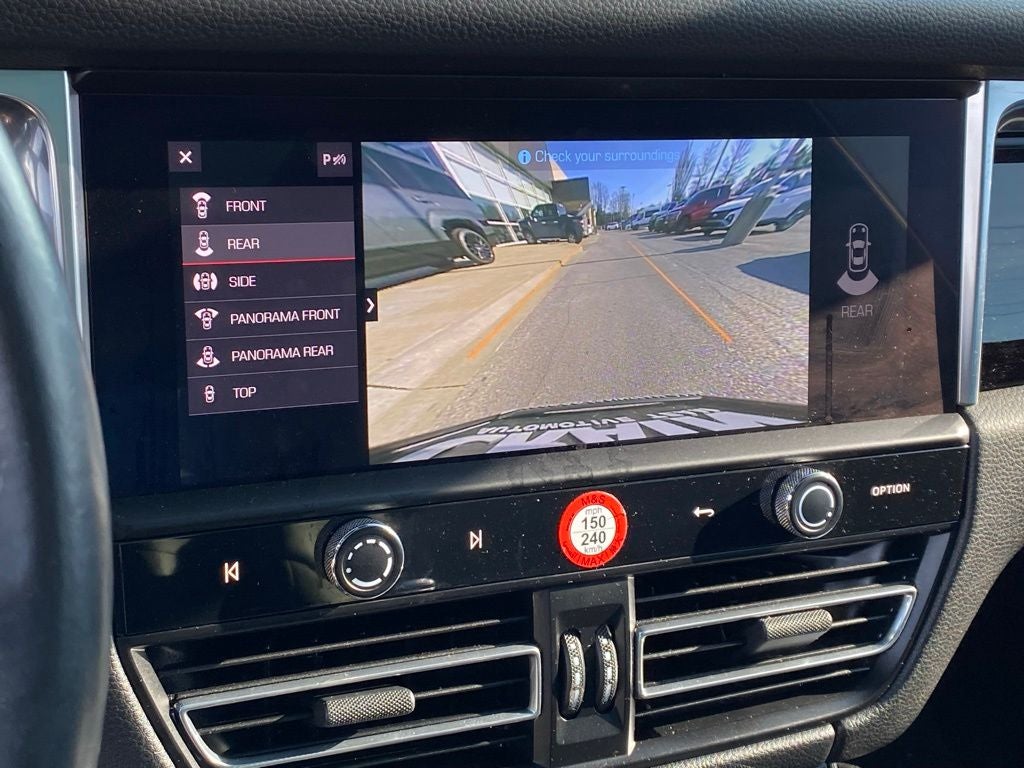 2022 Porsche Macan Base