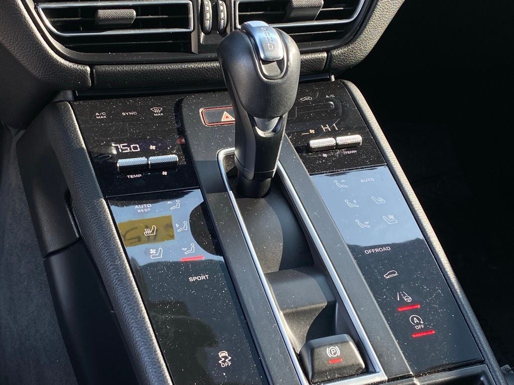 2022 Porsche Macan Base