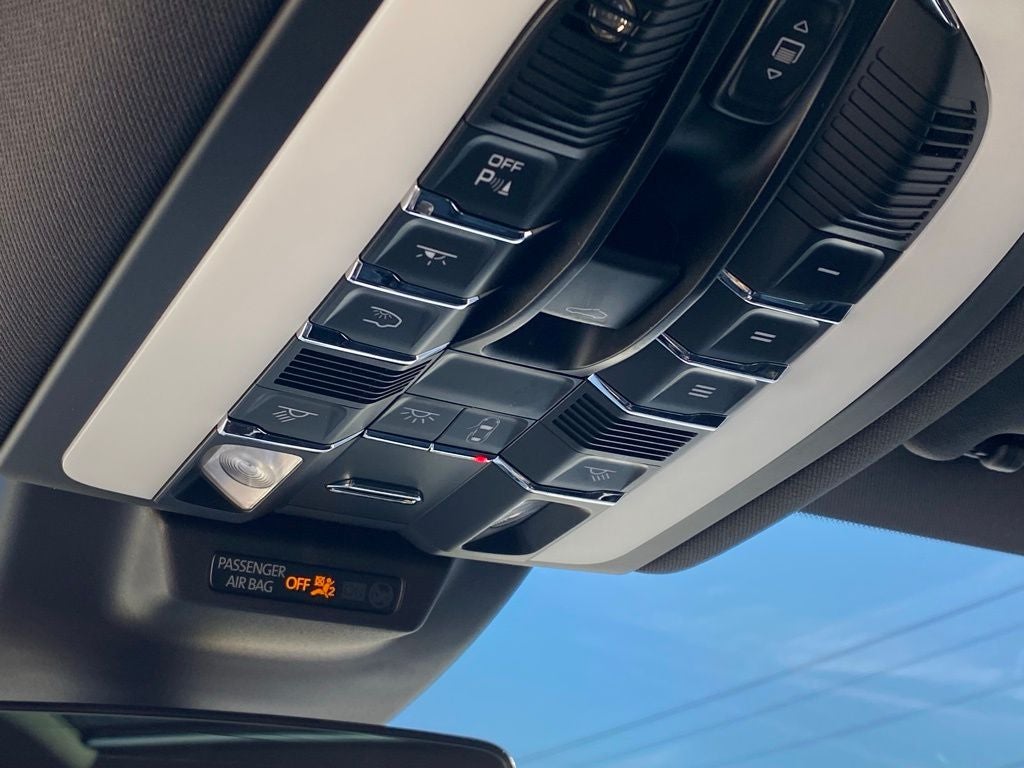 2022 Porsche Macan Base