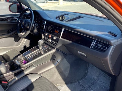 2022 Porsche Macan Base