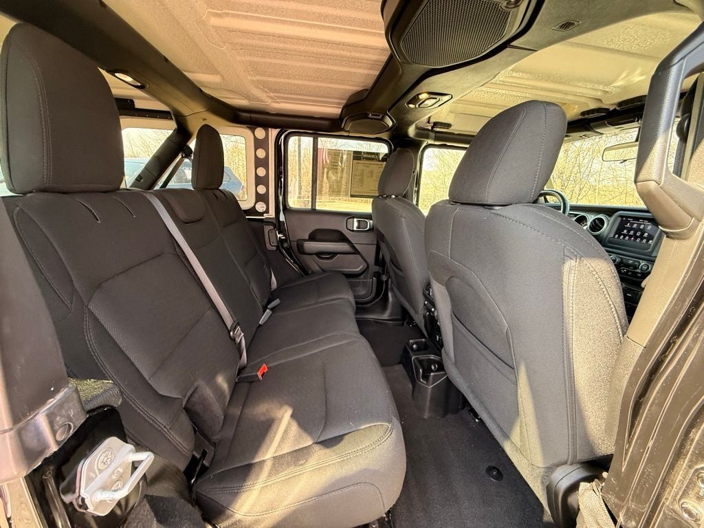 2019 Jeep Wrangler Unlimited Sahara APPLE CAR PLAY / CLEAN CARFAX/ 1 OWNER