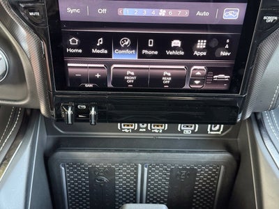 2026 RAM 1500 Limited - 4WD / PANORAMIC SUNROOF / CLEAN CARFAX