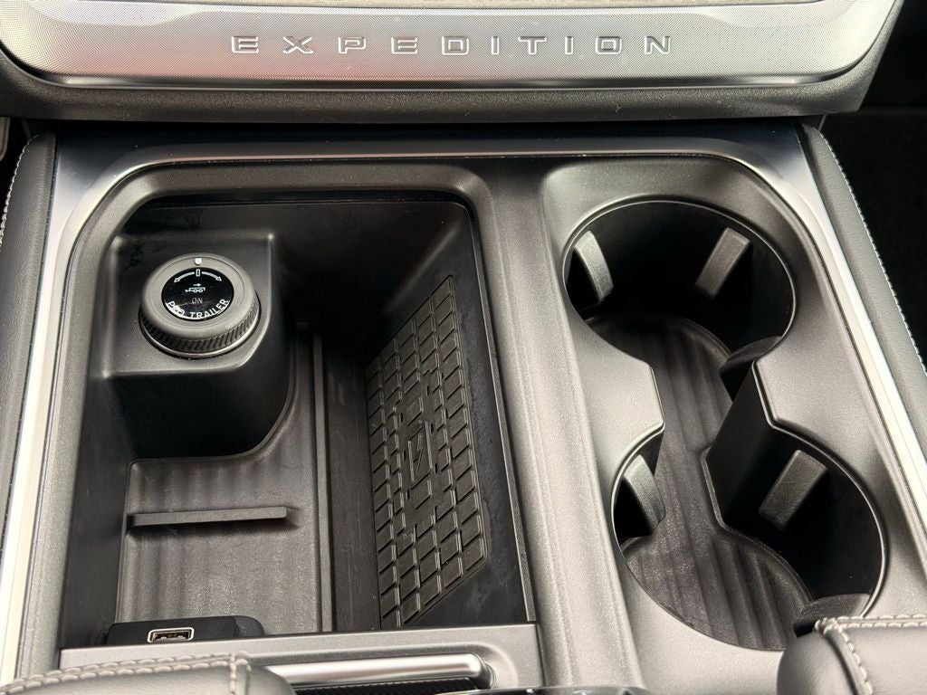 2025 Ford Expedition Platinum 4WD