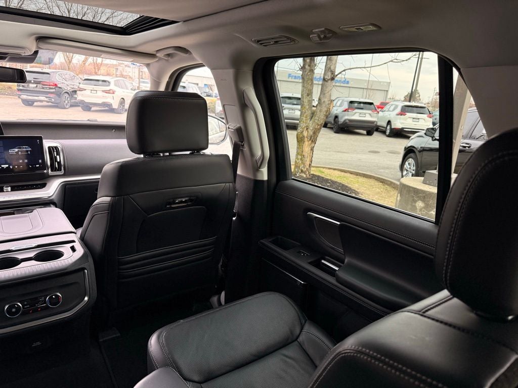 2025 Ford Expedition Platinum 4WD