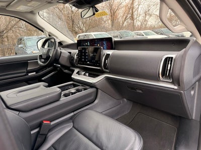 2025 Ford Expedition Platinum 4WD