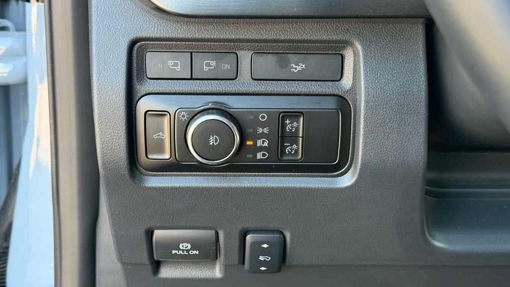 2024 Ford F-250SD Lariat Black Widow Package