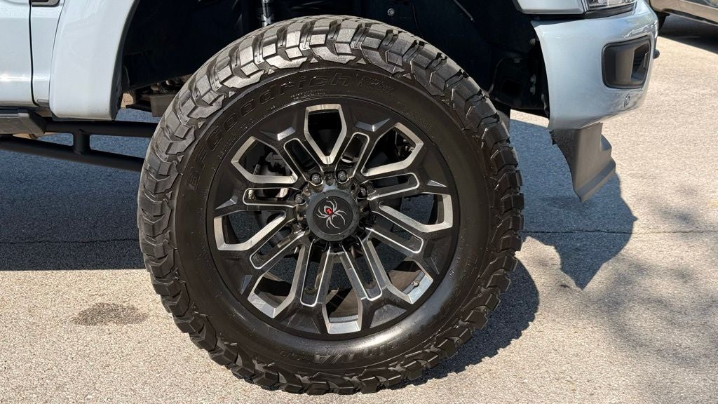 2024 Ford F-250SD Lariat Black Widow Package