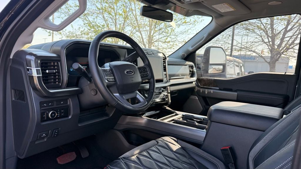 2024 Ford F-250SD Lariat Black Widow Package