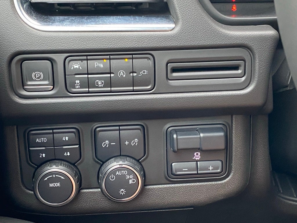 2022 Chevrolet Tahoe RST 4x4 / PANO ROOF / 1-OWNER CARFAX