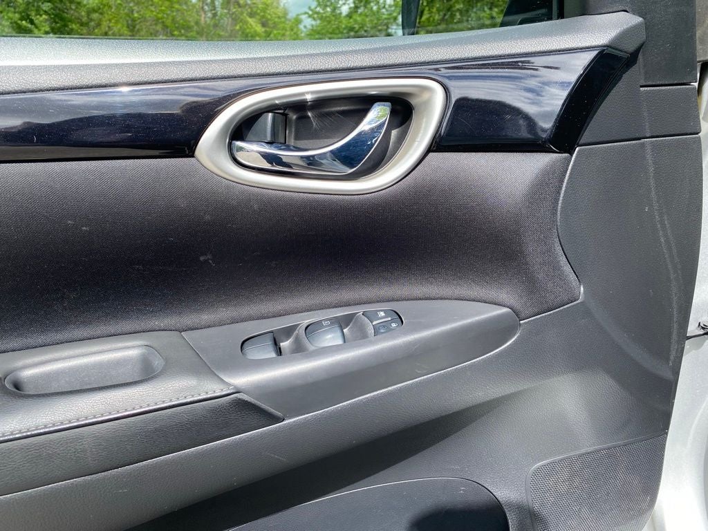 2019 Nissan Sentra SV CREAM PUFF