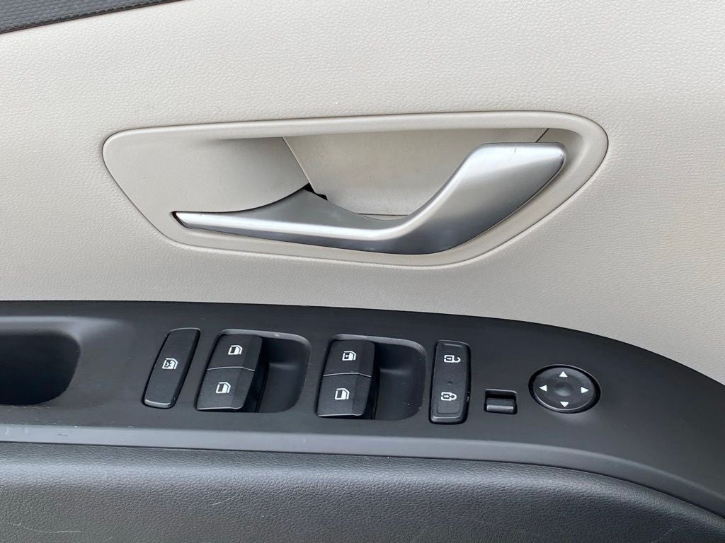 2022 Hyundai TUCSON SE