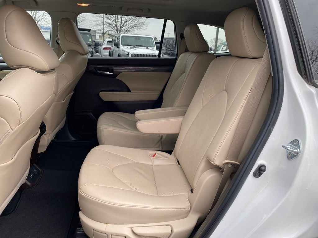 2022 Toyota Highlander Platinum