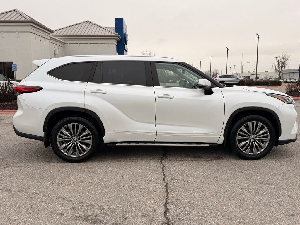 2022 Toyota Highlander Platinum