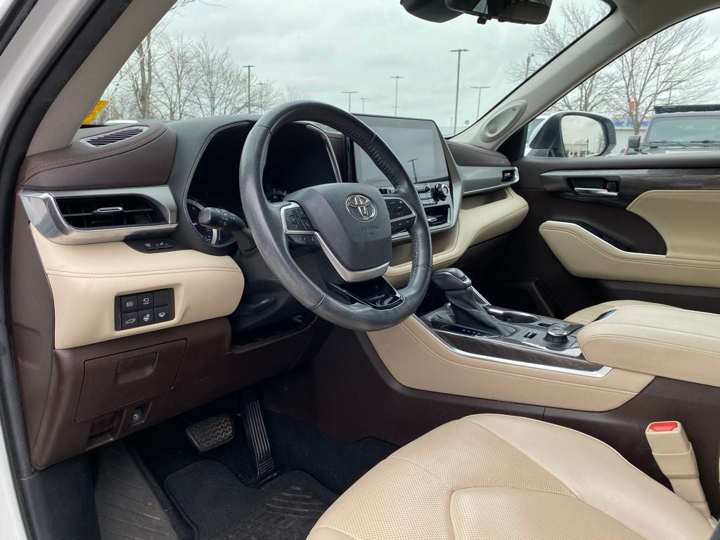 2022 Toyota Highlander Platinum