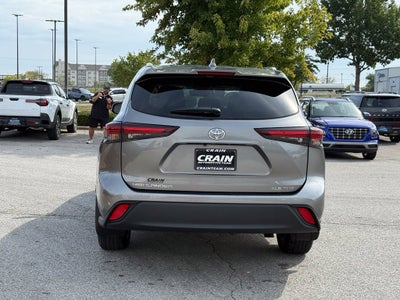 2025 Toyota Highlander XLE - AWD / SUNROOF / CLEAN CARFAX