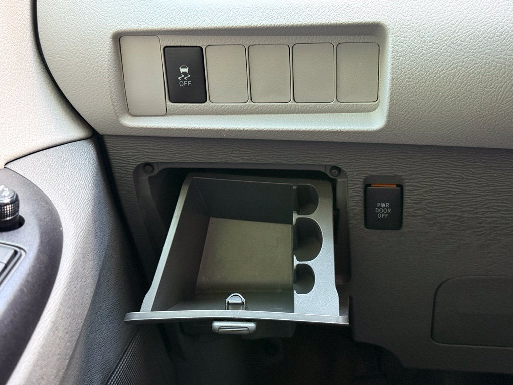 2018 Toyota Sienna LE 8 Passenger