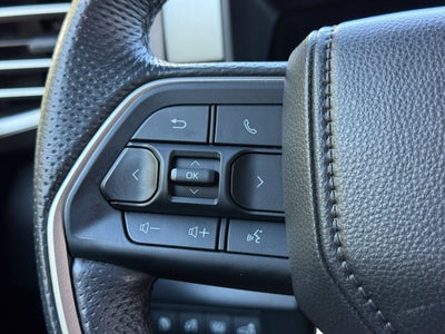 2025 Toyota Sequoia SR5 - 4WD / SUNROOF / CLEAN CARFAX