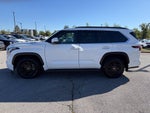 2025 Toyota Sequoia SR5 - 4WD / SUNROOF / CLEAN CARFAX