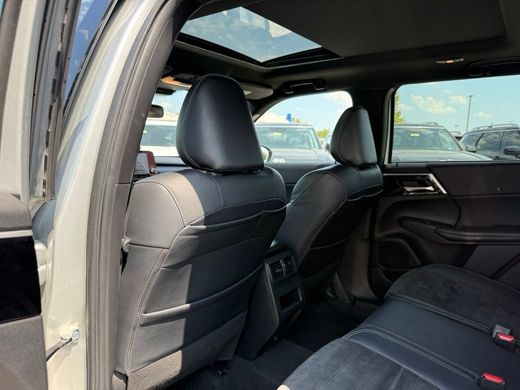 2022 Mitsubishi Outlander Black Edition