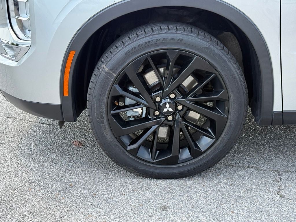2022 Mitsubishi Outlander Black Edition