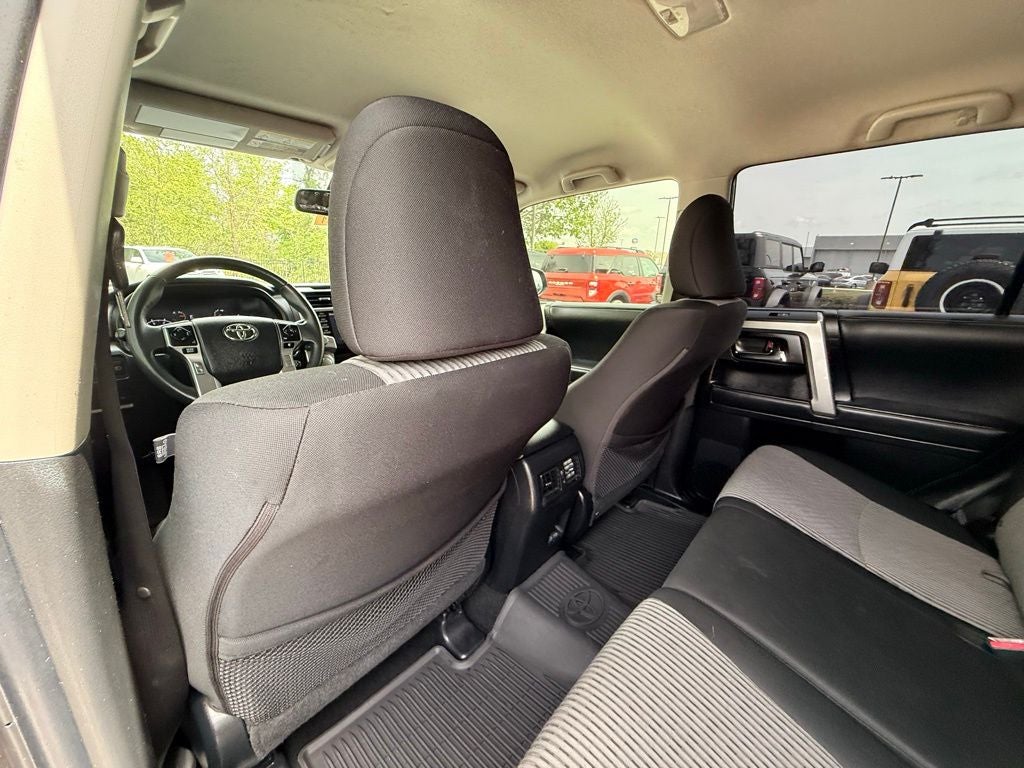 2023 Toyota 4Runner SR5 CARPLAY