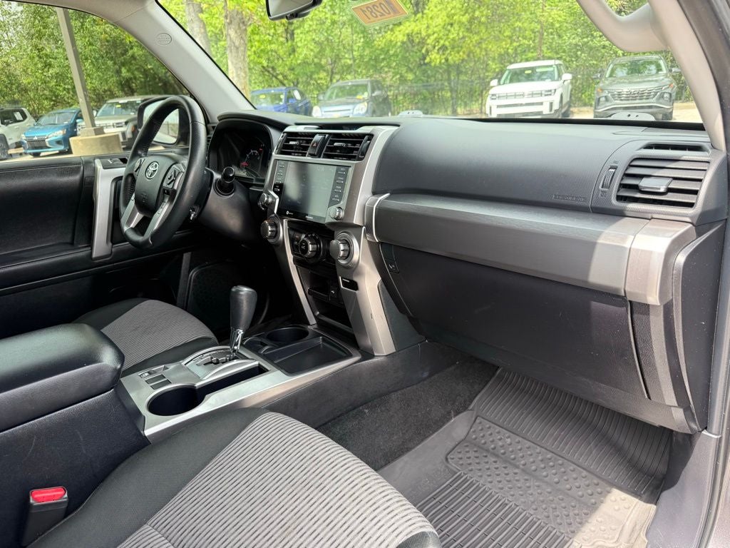 2023 Toyota 4Runner SR5 CARPLAY