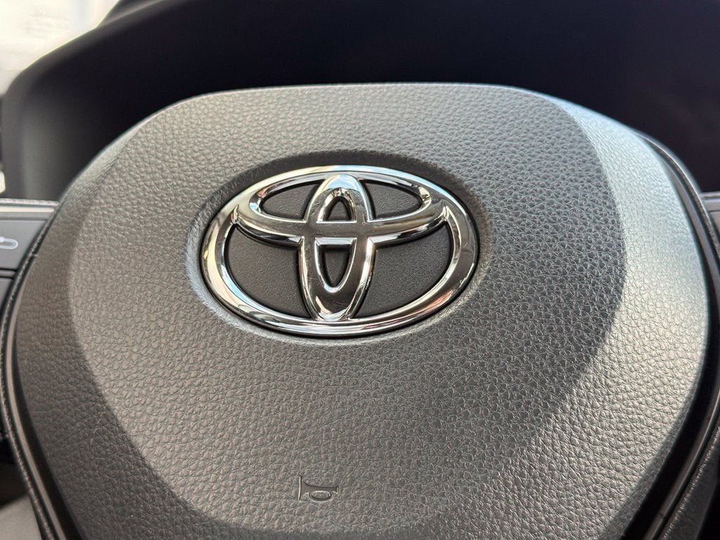 2022 Toyota RAV4 Hybrid XLE - AWD | SUNROOF | CLEAN CARFAX