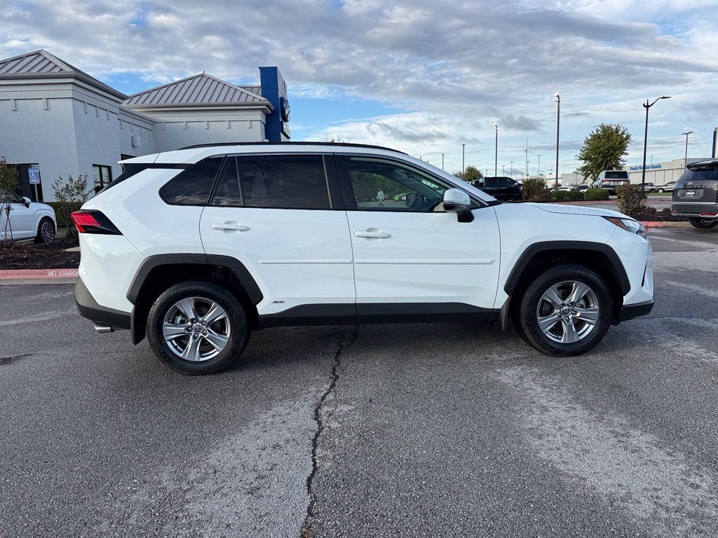 2022 Toyota RAV4 Hybrid XLE - AWD | SUNROOF | CLEAN CARFAX